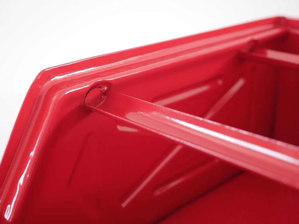 ダルトンの赤いプラスチック製パーツストッカー