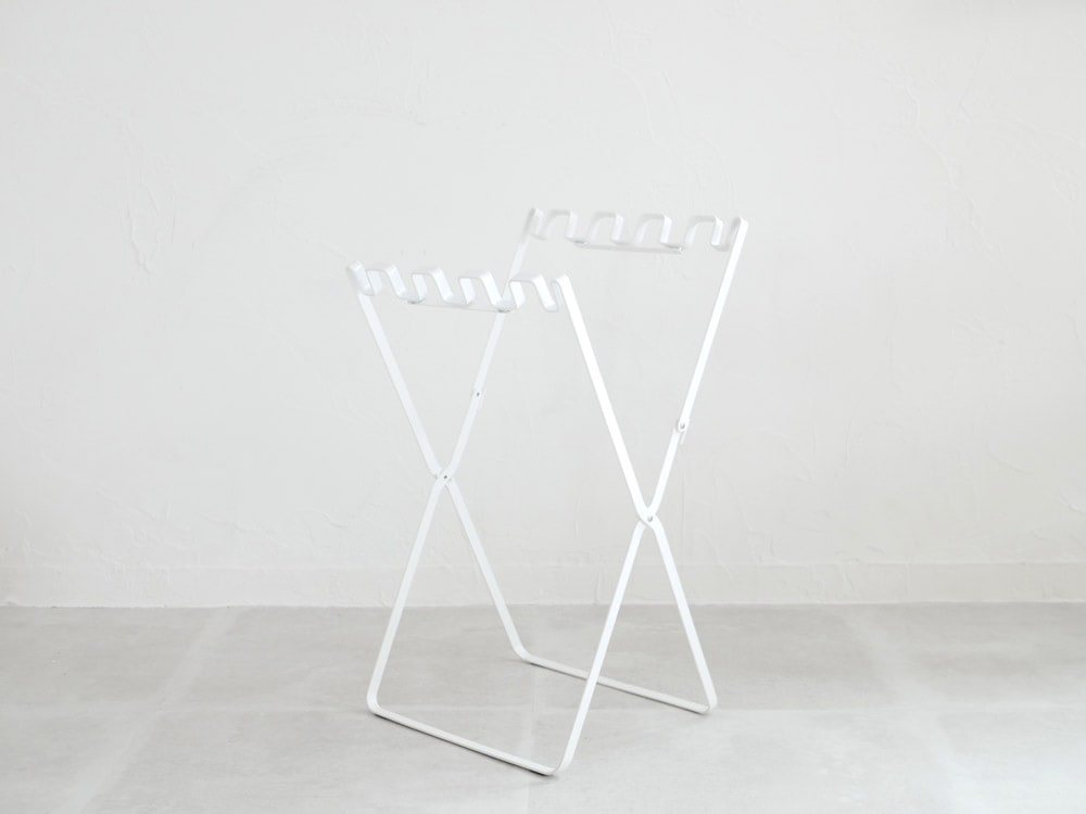 タワーのプラスチック製折りたたみ物干しスタンド