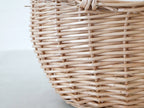 POSH LIVINGの天然柳素材ウィッカーバスケット。収納や洗濯、ピクニックに最適なデザイン。
