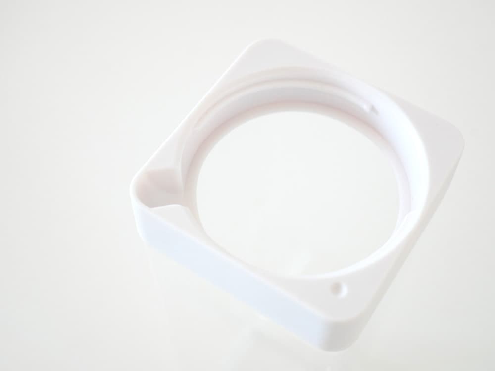 サラサデザインのプラスチック製水出しフィルター付きウォータージャグ（容量1.2リットル）