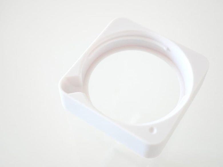 サラサデザインのプラスチック製水出しフィルター付きウォータージャグ（容量1.2リットル）