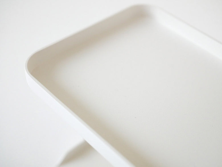 MARNAのGOODLOCK CONTAINER調味料ラックと食器