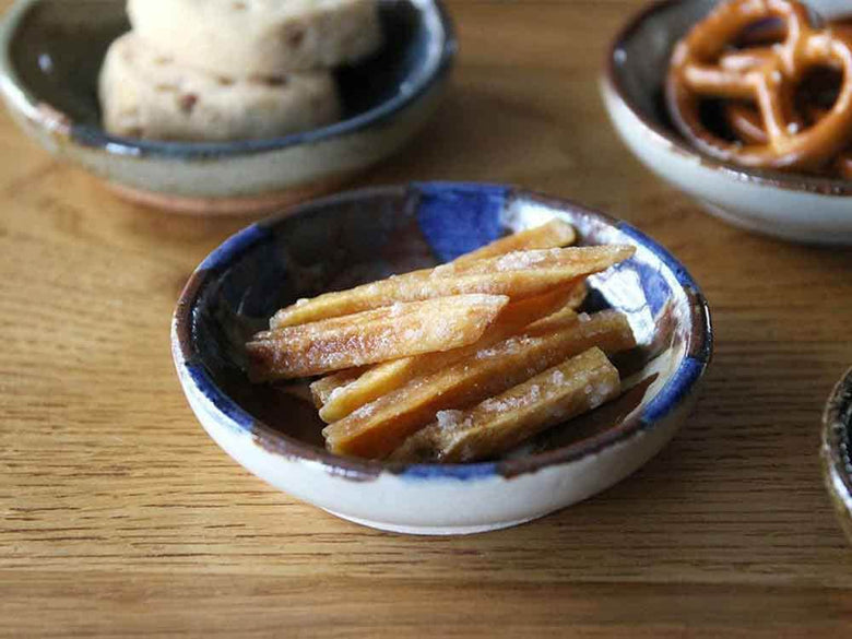 手作り陶器のOTOHA豆皿に盛られた料理