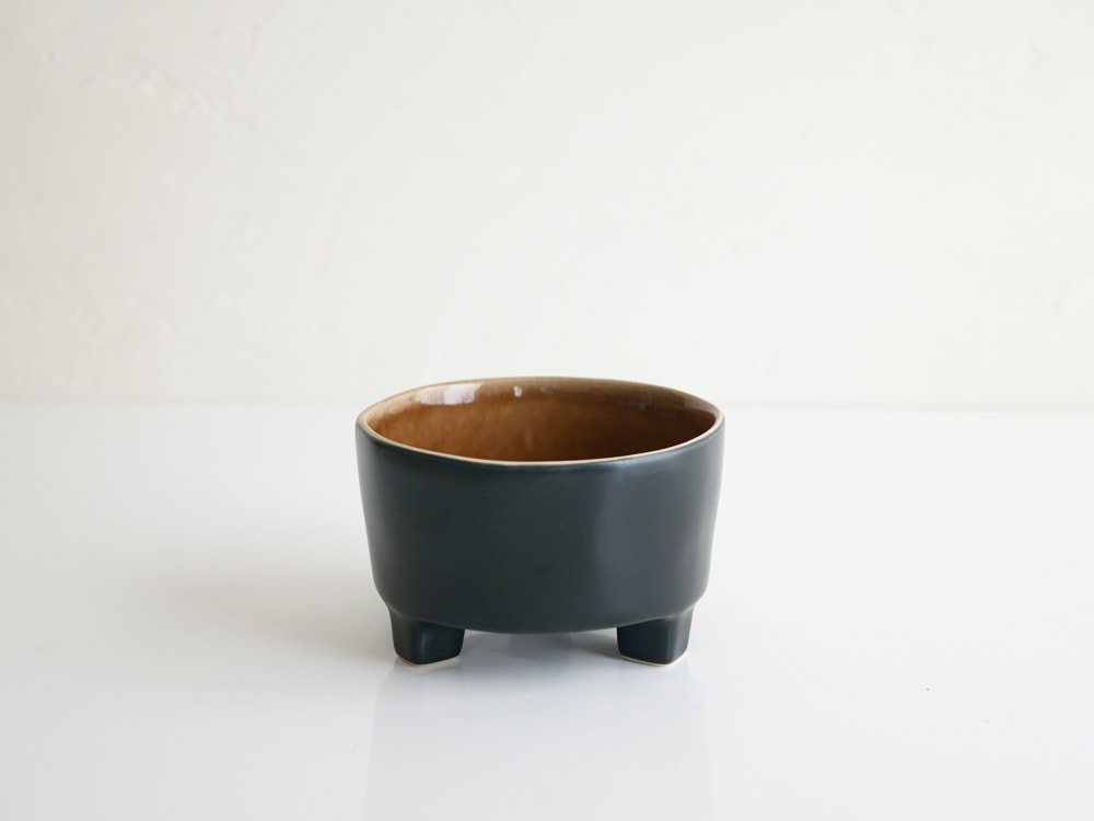 COSTA NOVAの茶色いストーンウェアフッテッドボウル