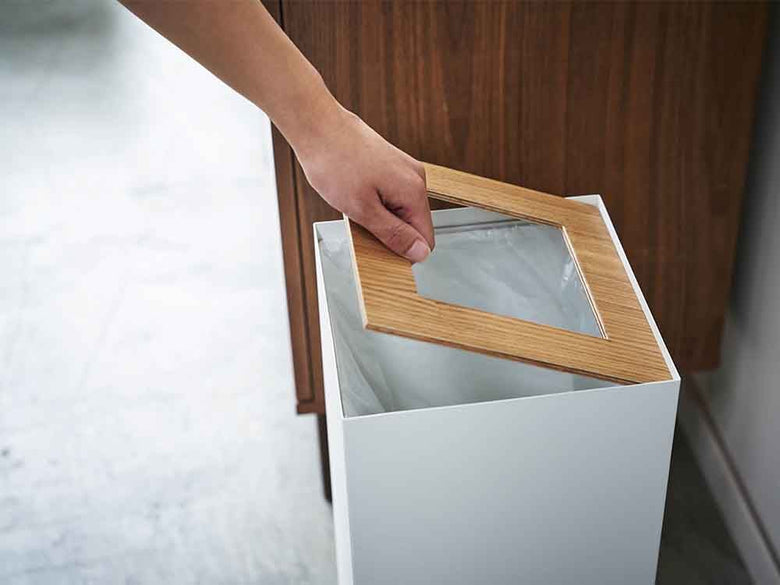 RINトラッシュカンの木製蓋とスチール本体