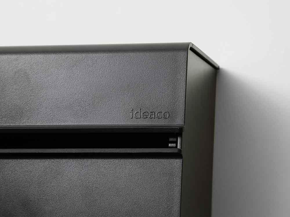 銀色のideaco WALL PT2ペーパータオルケース