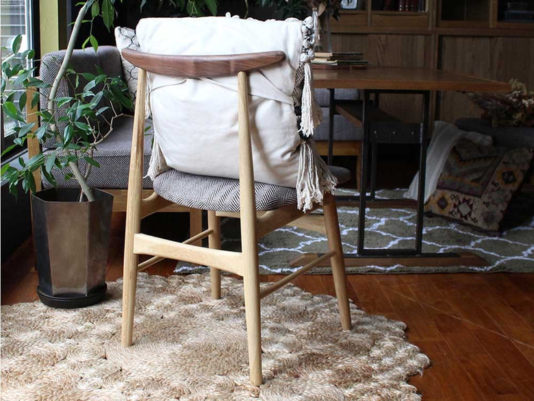 ヘリンボーン柄ウォルナットのダイニングチェア