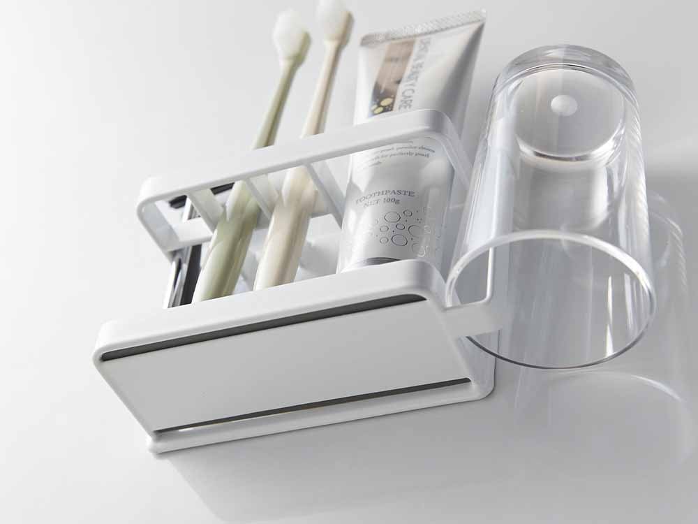 YAMAZAKIタワーのマグネット式歯ブラシスタンド