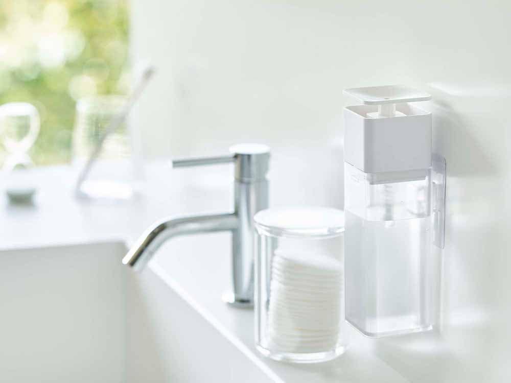 片手で出せるフィルムフック式ソープディスペンサー