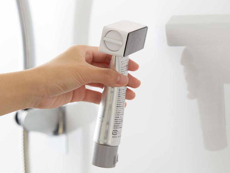 Yamazakiタワー マグネット式歯磨き粉ホルダー