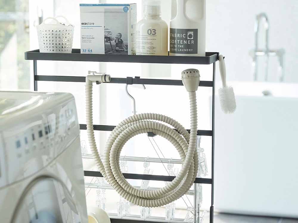 Yamazakiタワーの銀色洗濯用品収納ワゴン