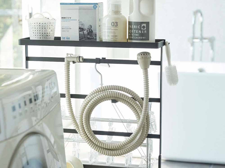 Yamazakiタワーの銀色洗濯用品収納ワゴン