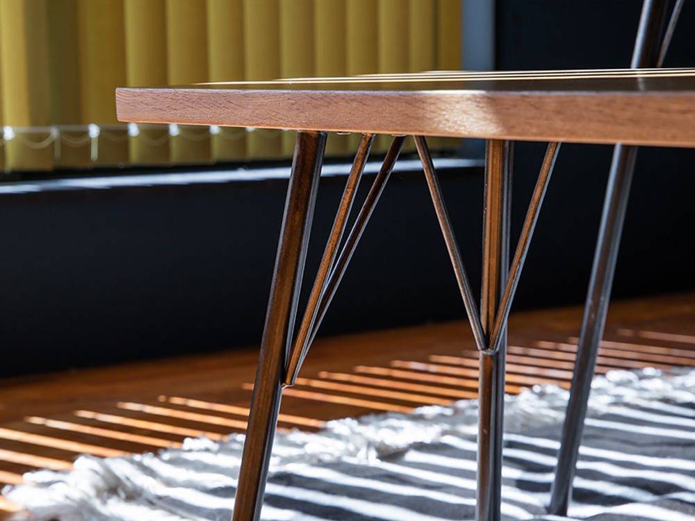 アデペシュの木製茶色ソウベンチ