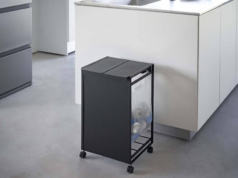 灰色のタワー蓋付き分別ダストワゴン