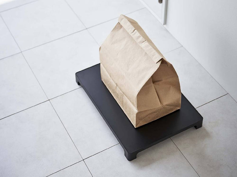 タワー製黒色マグネット置き配トレーの写真