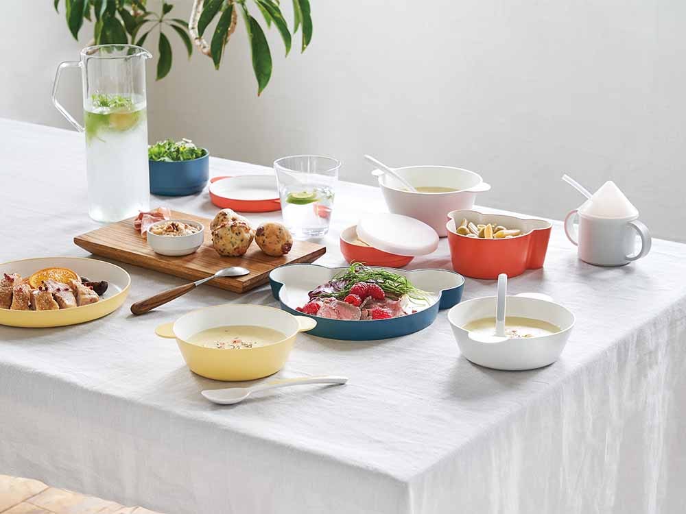 タックのキッズ用イエロースープボウルセットとプレート