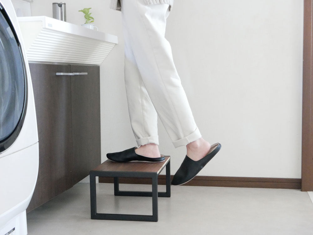 towerブランドのスチール製踏み台