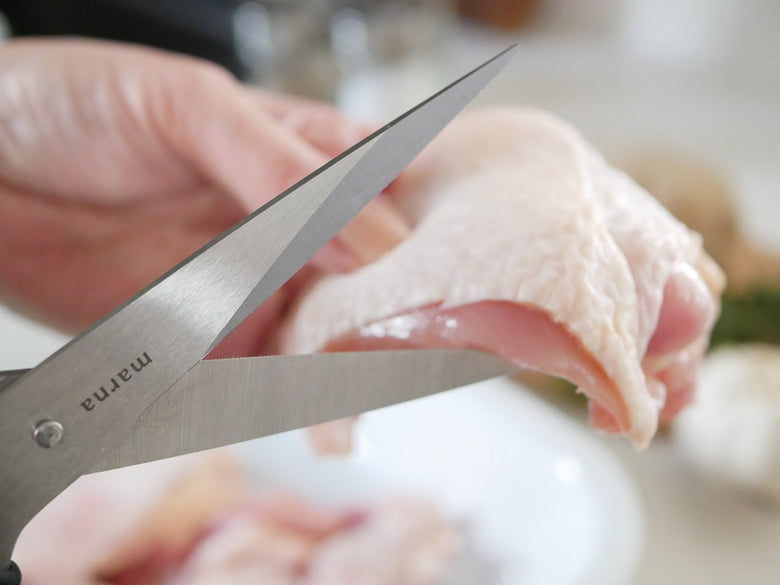 MARNA（マーナ）のステンレス製料理用ハサミ