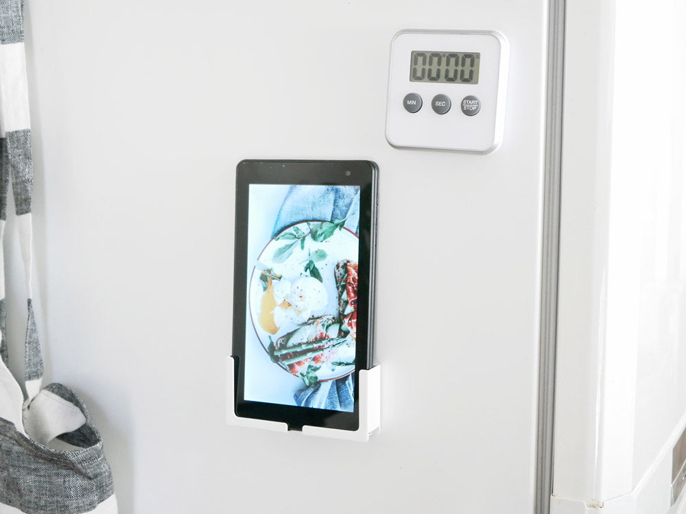 YAMAZAKI/towerのスチール製マグネットタブレットホルダー