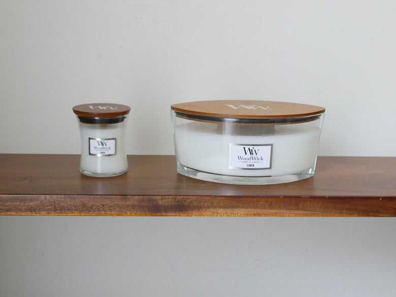 木製芯とガラス容器のWoodWickキャンドル