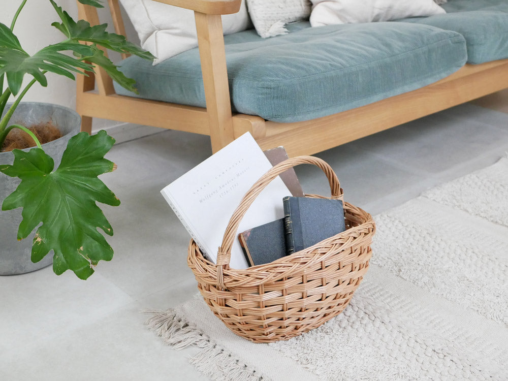 POSH LIVINGの手作り柳素材ウィッカーバスケット。ラウンドおよびオーバルの形状でナチュラルな風合いが特徴です。