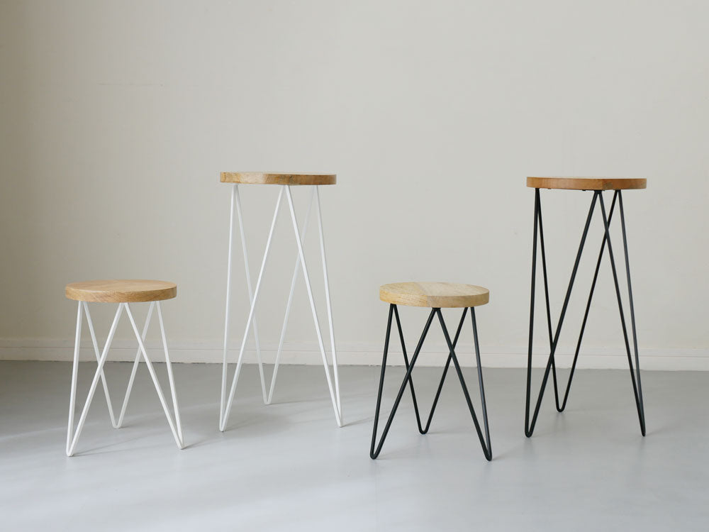 ポッシュリビングのアイアンと木製のサークルスタンド