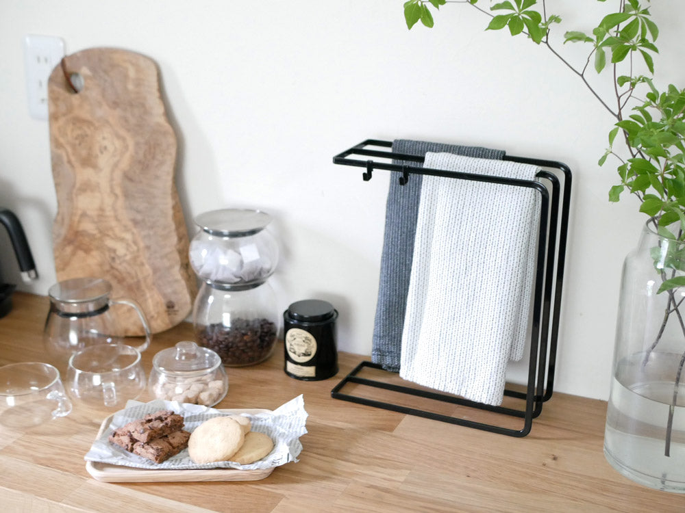 YAMAZAKI製タワー布巾ハンガー、スチール製フック付き