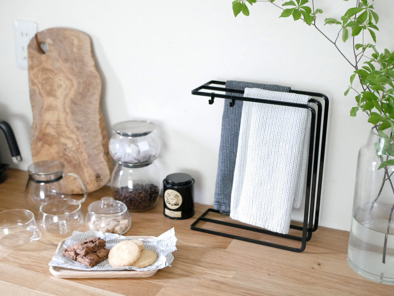 YAMAZAKI製タワー布巾ハンガー、スチール製フック付き