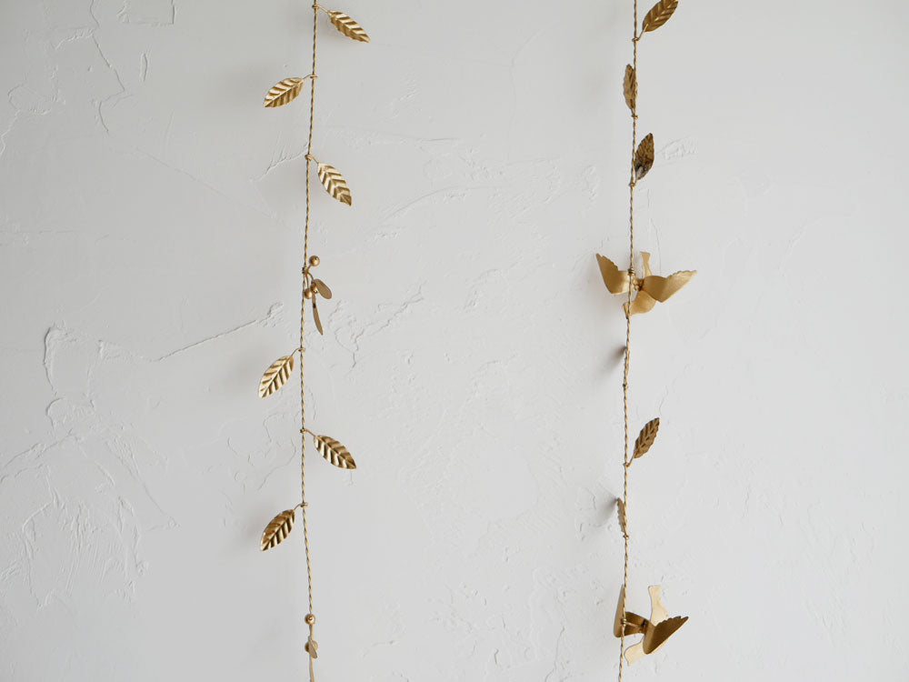 Horn Please MADEのブリキワイヤーガーランド、鳥とオリーブの飾り