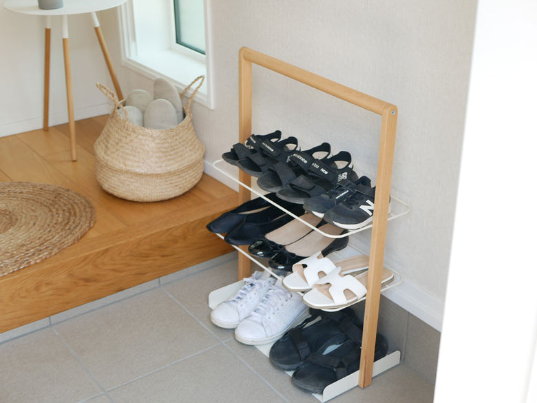 Mashリヴの白色エントランスラック