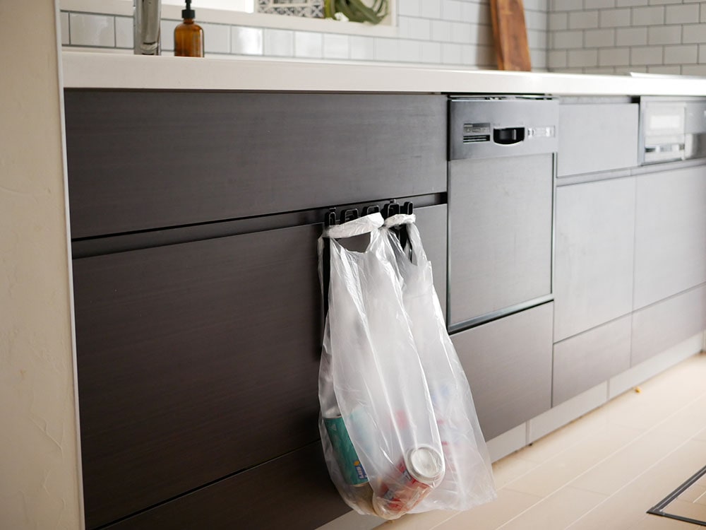 YAMAZAKI製スチールタワーレジ袋ハンガー