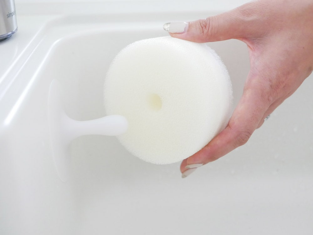 マーナの吸盤付きキッチンスポンジ