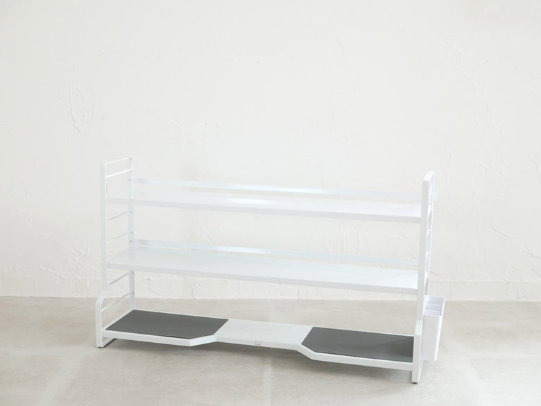 YAMAZAKI/tower製スチールコンロ奥ラック。キッチンのコンロ横に設置できる棚や収納ポケットを備えた収納ユニット