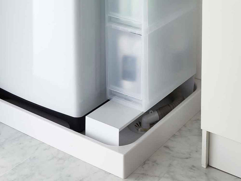 タワーの伸縮式洗濯機排水口用ラック