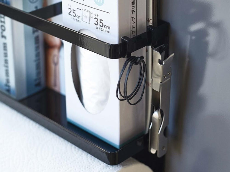 タワー型マグネットキッチンペーパーとラップホルダー