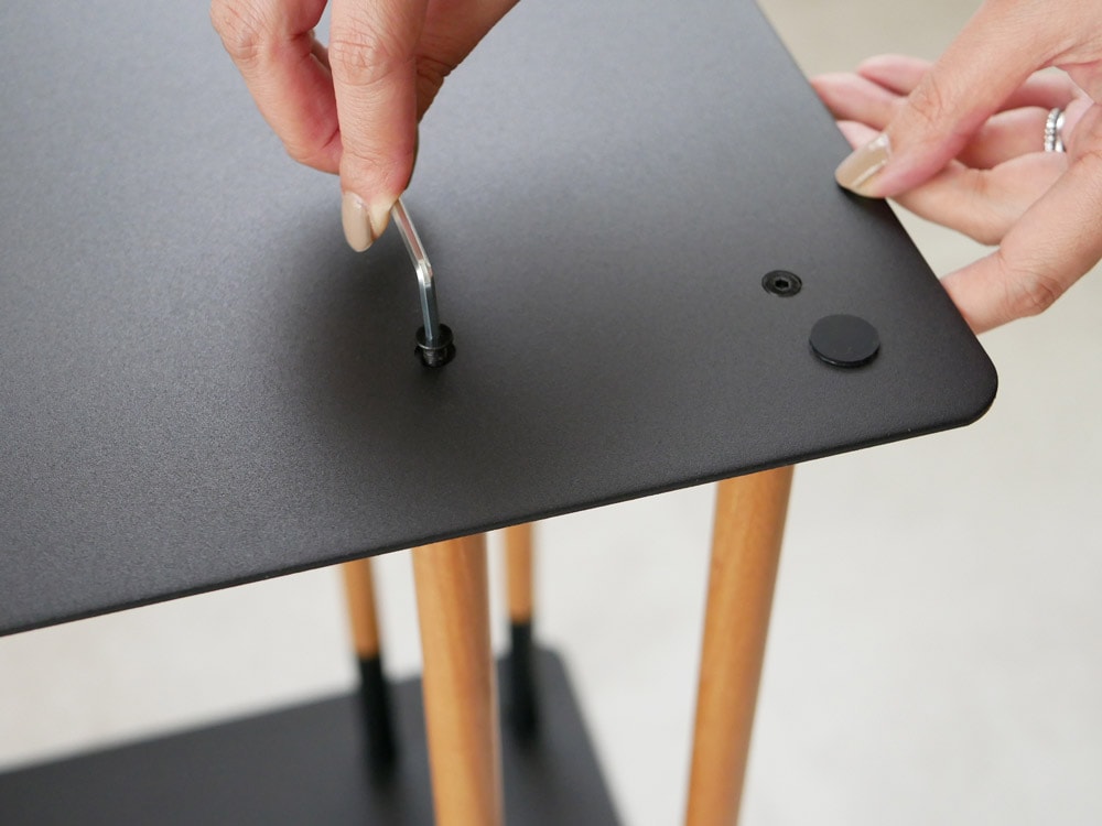 スチールと天然木のYamazakiプレーン差し込みサイドテーブル