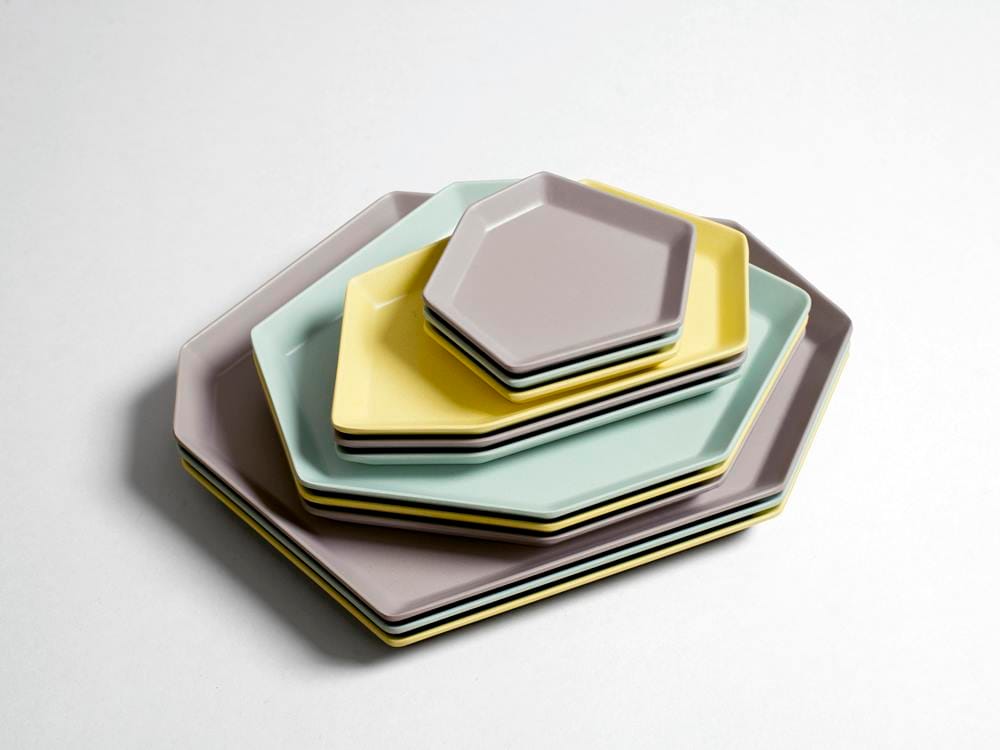 ideacoのシマモリプレート、白色の陶器皿