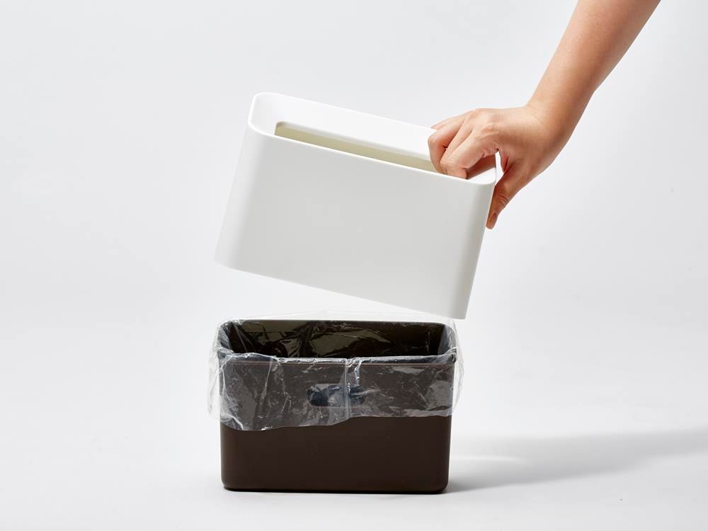 マットウェンジブラウンのコットントラッシュ