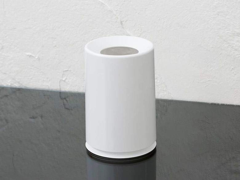 白いプラスチックの丸型ダストボックス