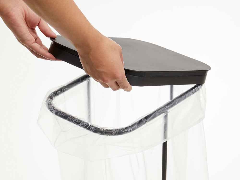 LUCE分別ゴミ袋ホルダーのシルバーとプラスチック製