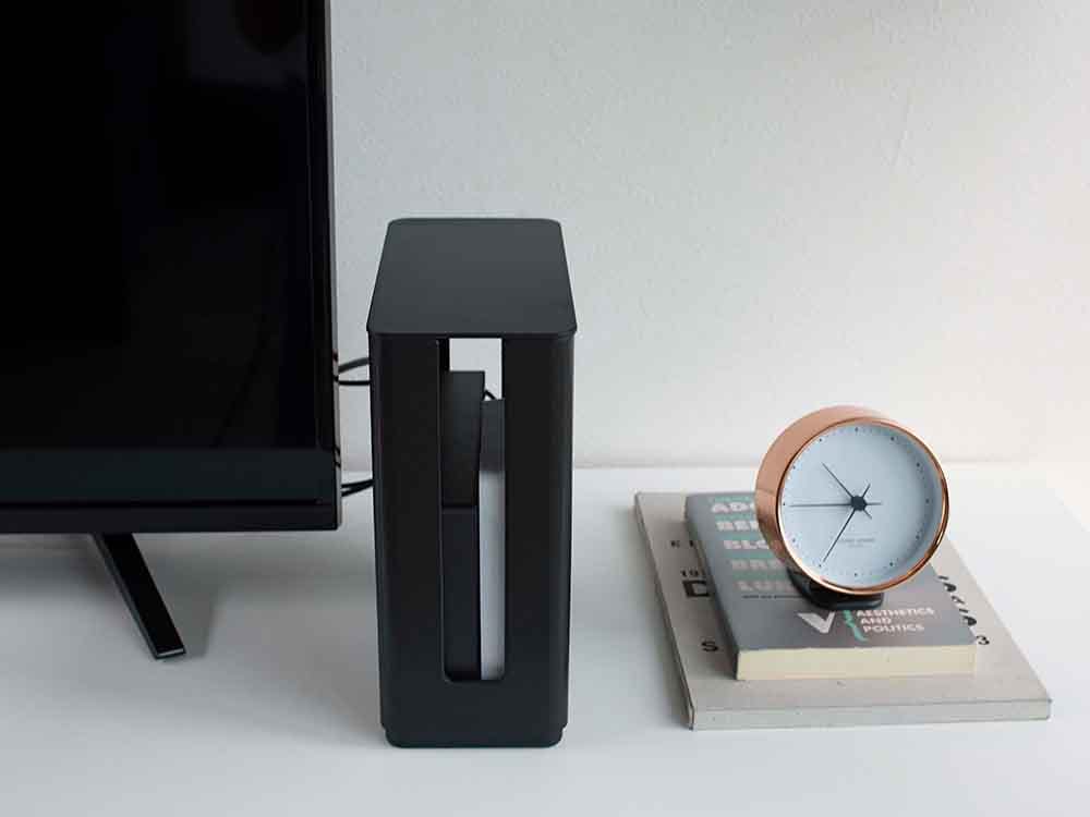 YAMAZAKIの重ねられるスリム蓋付きルーター収納ケース