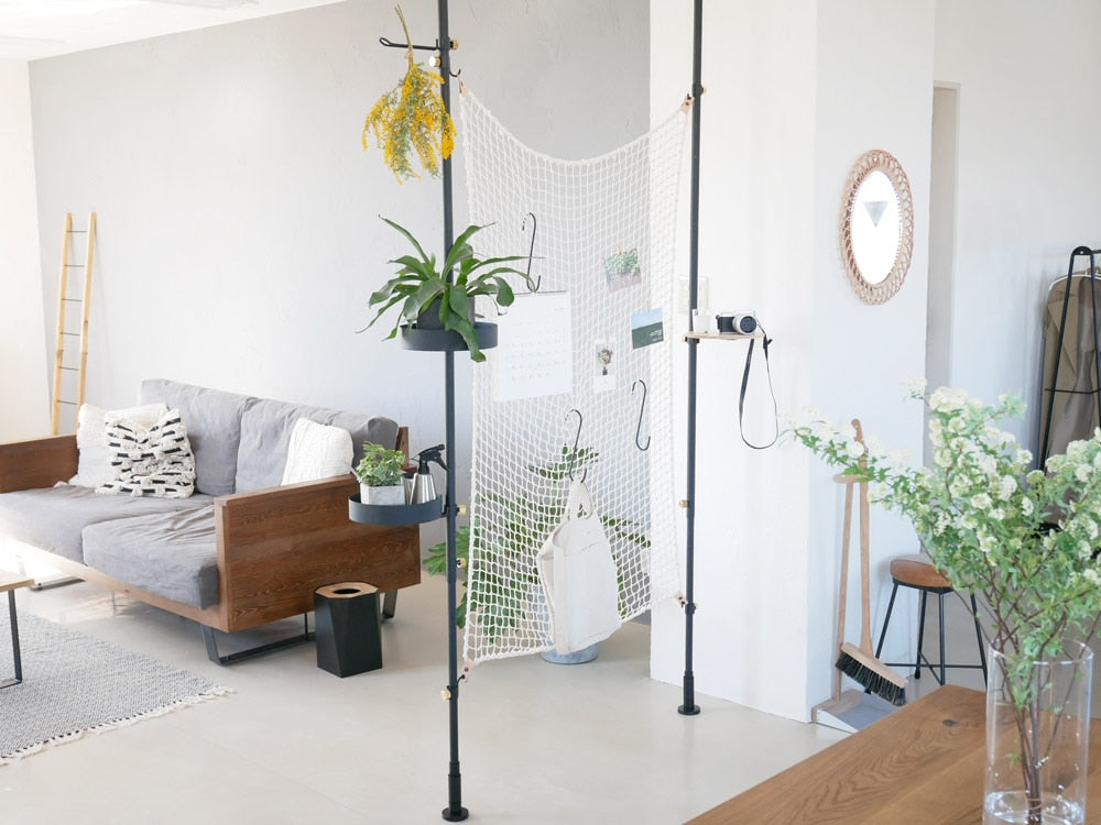 ドローアライン015フックBとナチュラルな室内インテリア