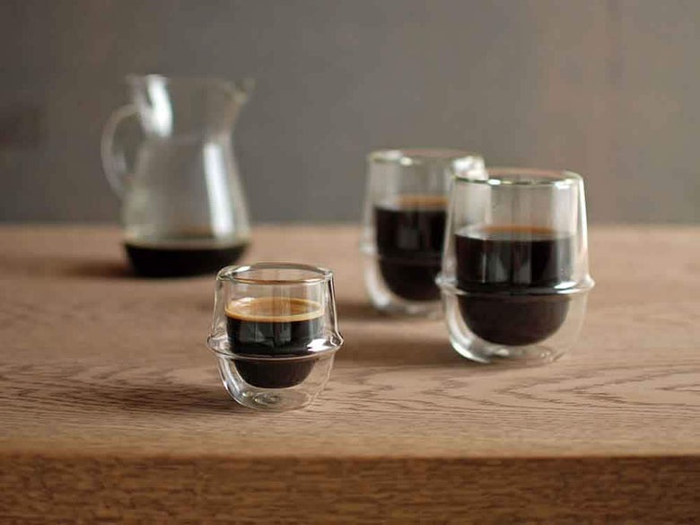 キントーのダブルウォールコーヒーカップとグラス