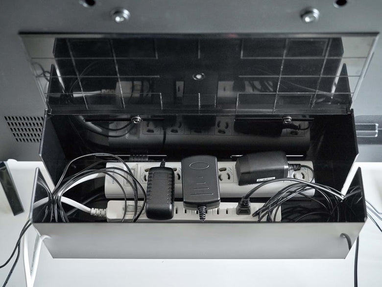 YAMAZAKIのスマートケーブルボックス、テレビ背面用