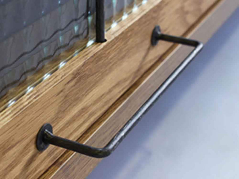 オーク無垢材と鉄フレームのテレビボード