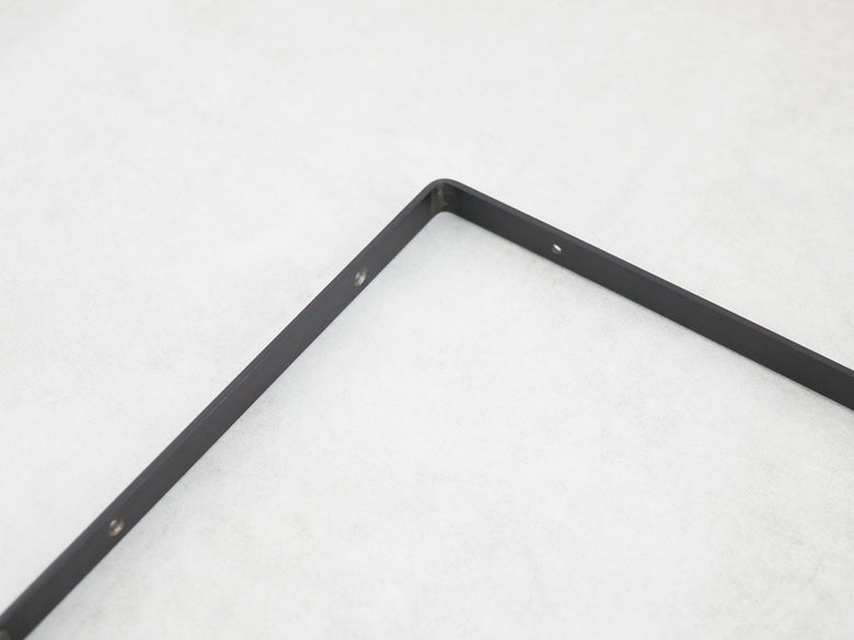 黒皮鉄製のポッシュリビング ミルスケールシェルフブラケット