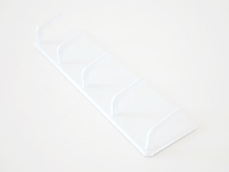 YAMAZAKI/towerブランドのスチール製マグネットバスルームフック