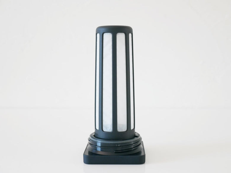 サラサデザインの水出しフィルター付きウォータージャグ。透明なプラスチック製で1.2リットルの容量。