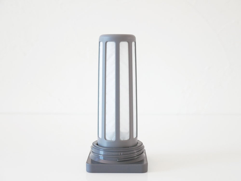 sarasa designの水出しフィルター付きウォータージャグ、銀色のプラスチック製シリンダー型1.2リットル