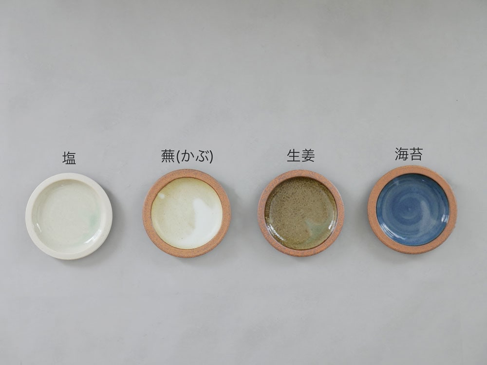 アデペシュの手作り陶器プレート